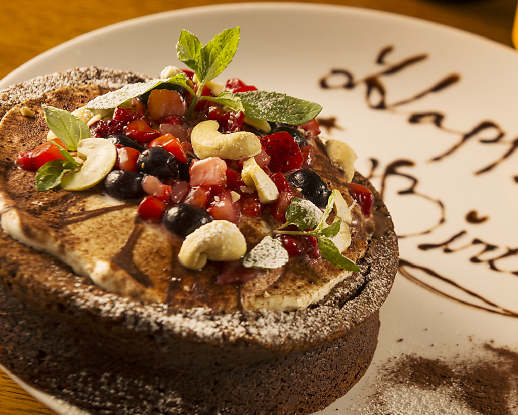 誕生日や歓送迎会のお祝いにホールケーキサービス！★要事前予約♪