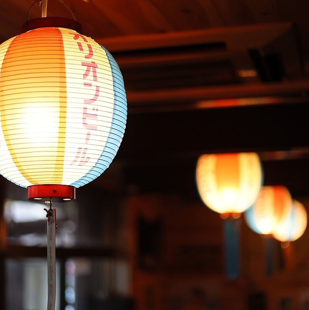 あたたかい雰囲気の店内は沖縄の雑貨と飾りで旅行気分を味わえ、素敵なひとときをご提供いたします♪