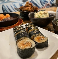 手に塩をかけた数々の料理は実家の味そのもの。