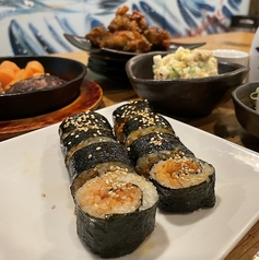 手に塩をかけた数々の料理は実家の味そのもの。