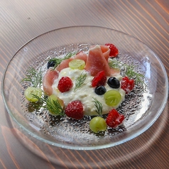 生ハムと果物の白和え