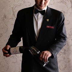 ホテル専属ソムリエがいるレストラン。