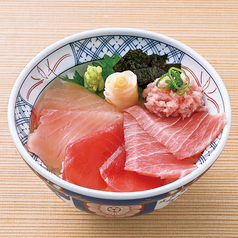 まぐろ四色丼