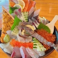 料理メニュー写真&nbsp;白浜家贅沢海鮮丼（味噌汁・漬物付）