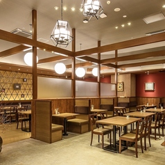 4名がけのテーブル席