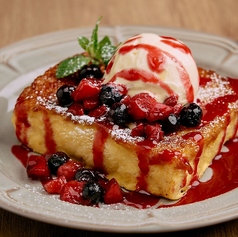 ミックスベリーフレンチトースト