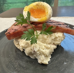 自家製ベーコンとポテトサラダ