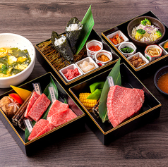 お昼間の贅沢に。【重箱ランチ】は記念日や誕生日にも◎