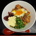 料理メニュー写真&nbsp;黄身ダレ鶏から丼