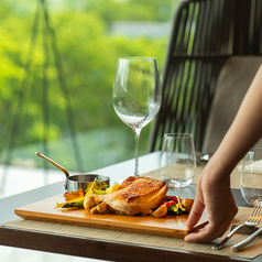 名古屋コーチン骨付きもも肉のグリル