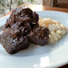 ペポーゾ 牛スネ肉のたっぷり黒胡椒赤ワイン煮込み