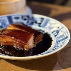 町中華でも高級店でもない。酒と愉しむ、本気の中華。