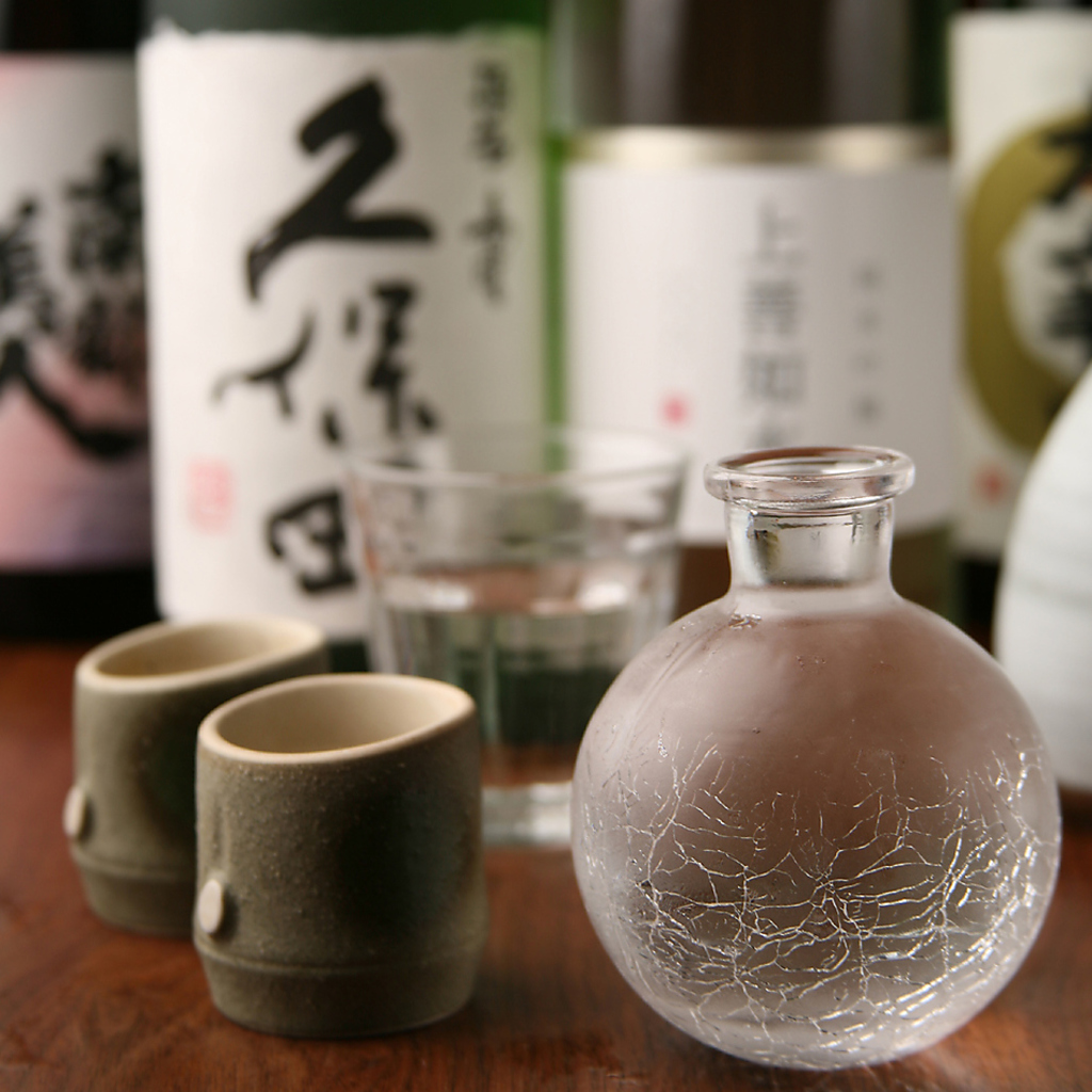 日本酒・ワインの種類が豊富 全国各地の日本酒や和食と相性の良いワインを厳選してご用意。