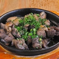 料理メニュー写真 地鶏の豪快！炭火焼［150g］