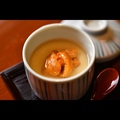 料理メニュー写真 北海道産ウニと佐渡産紅ズワイガニの茶碗蒸し