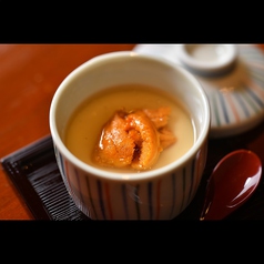 北海道産ウニと佐渡産紅ズワイガニの茶碗蒸し