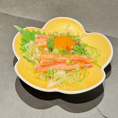 カニの塩ユッケ