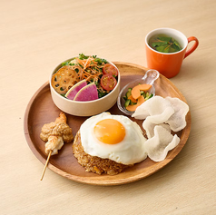 【ランチメニューもございます◎】小麦粉不使用！本場仕込みのインドネシア名物！ナシゴレンの写真