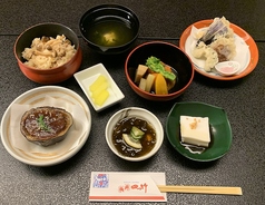 琉球料理と琉球舞踊 四つ竹 久米店のおすすめランチ1