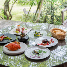 開放感のあるテラス席で贅沢ランチはいかがですか?