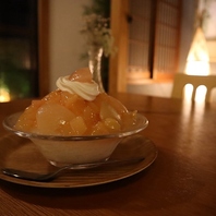 季節の果実を贅沢に使った 自家製特製スイーツ＆パフェ