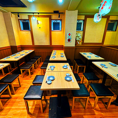 貸切、大人数ご宴会もお気軽にご相談ください♪神田駅徒歩2分の駅近高好立地！優しく灯る間接照明が包み込み、和の温もりをいっそう色鮮やかに演出!!貸切宴会は最大50名様まで♪神田エリアでの大型宴会は当店にお任せくださいませ♪