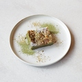 料理メニュー写真&nbsp;マカダミアナッツと抹茶のブラウニー