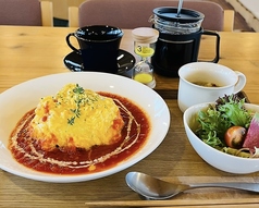 純国産鶏 産みたて卵のふわとろオムライス（スープ、ドリンク付）