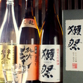 日ごとに切り替わる自慢の「焼酎・日本酒」。その日のオススメはオーナーがお伝えします。