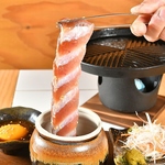 当店の名物◎壺漬けまぐろの鉄板焼き！他では味わえない部位を焼肉スタイルで数量限定でご提供！