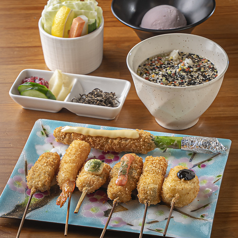 おまかせ串が楽しめるコースで宴会◎上質なブレンド油で揚げる季節の串揚げを堪能あれ