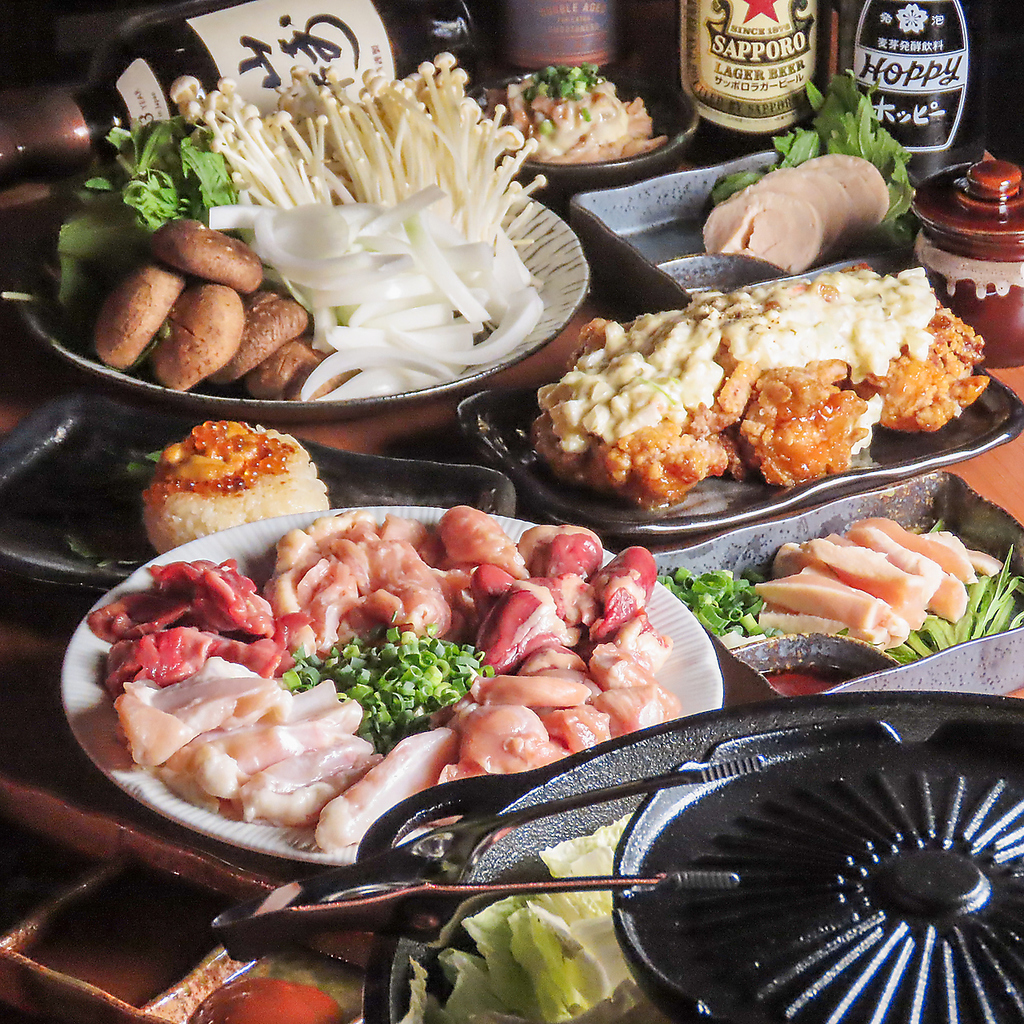 自慢の鶏料理を含むボリューム満点で飲み放題付きのコースも各種ご用意！お得な内容でおすすめです◎