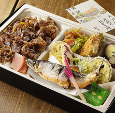 天然友釣り鮎の塩焼と飛騨牛すき焼き弁当　3240円