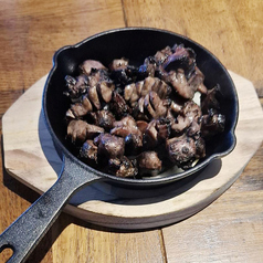 炭まみれ砂肝焼き