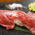 料理メニュー写真 和牛ステーキと山葵の肉寿司