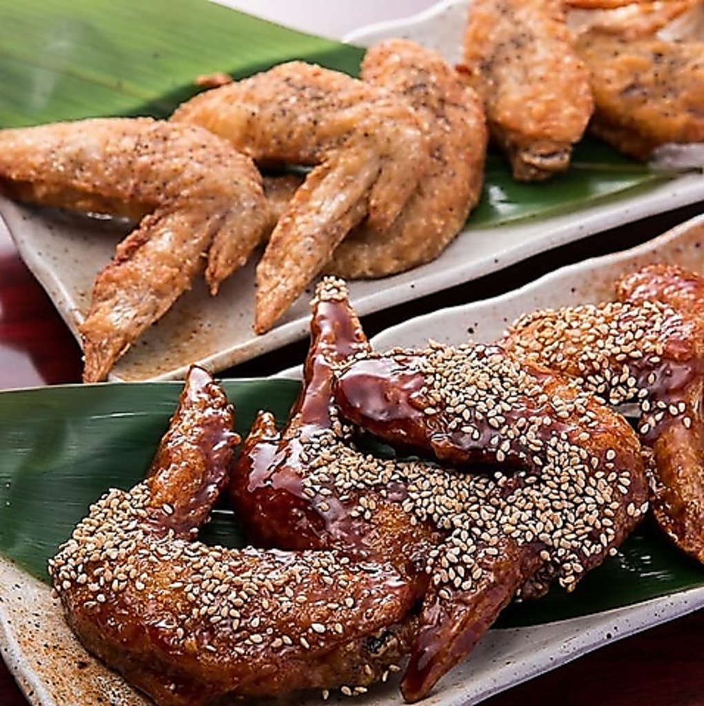 【手羽先唐揚げ】当店自慢の味◎2種類★塩コショウ・タレからお好きなお味を選べます♪