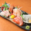 料理メニュー写真 刺身の盛り合わせ海鮮は旬の物は日替わり、週替わりで提供しています。