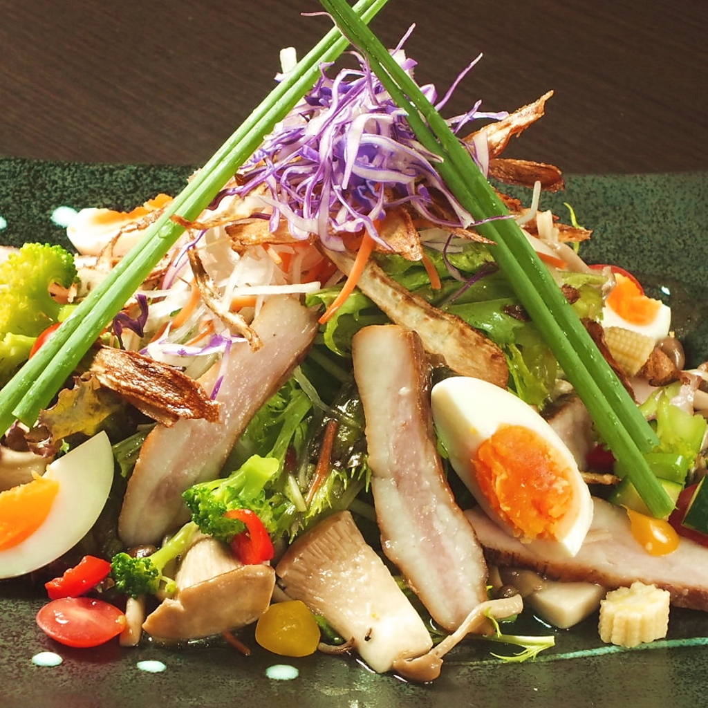 焔心特製サラダは絶品自家製ドレッシングで！！