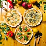 マルゲリータ・クアトロチーズ・和風しらすの3種のこだわりピザをご用意しております♪