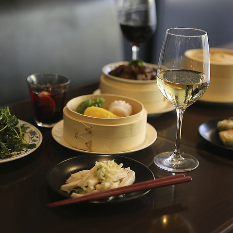 元町・中華街駅2番出口徒歩1分。1959年創業 「重慶飯店」が贈る食べ放題飲茶専門店