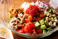 10種野菜とバジルサーモンのクリスピー salad bowl