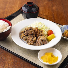 おもろ亭特製唐揚げ定食