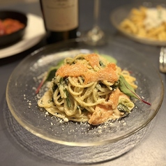 サーモンとほうれん草のクリームパスタ