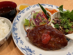 牛肉生姜焼き&ハンバーグ(赤だし、ライス、サラダ、香の物付き)