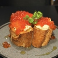 料理メニュー写真&nbsp;プレミアムイクラのぶっ厚いブルスケッタ　inマスカルポーネ