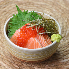 サーモンイクラ丼