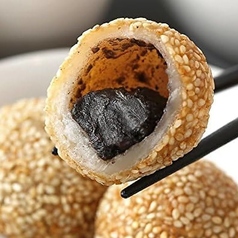 揚げたて胡麻団子 (1個)
