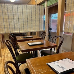 テーブル席ございます。