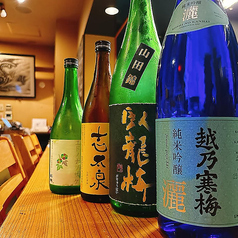 静岡の地酒をはじめ、全国各地から厳選した日本酒