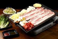 韓国の鉄板料理！サムギョプサル！もちろん食べ放題もあり☆8種類のトッピングで、好みの味を見つけよう！